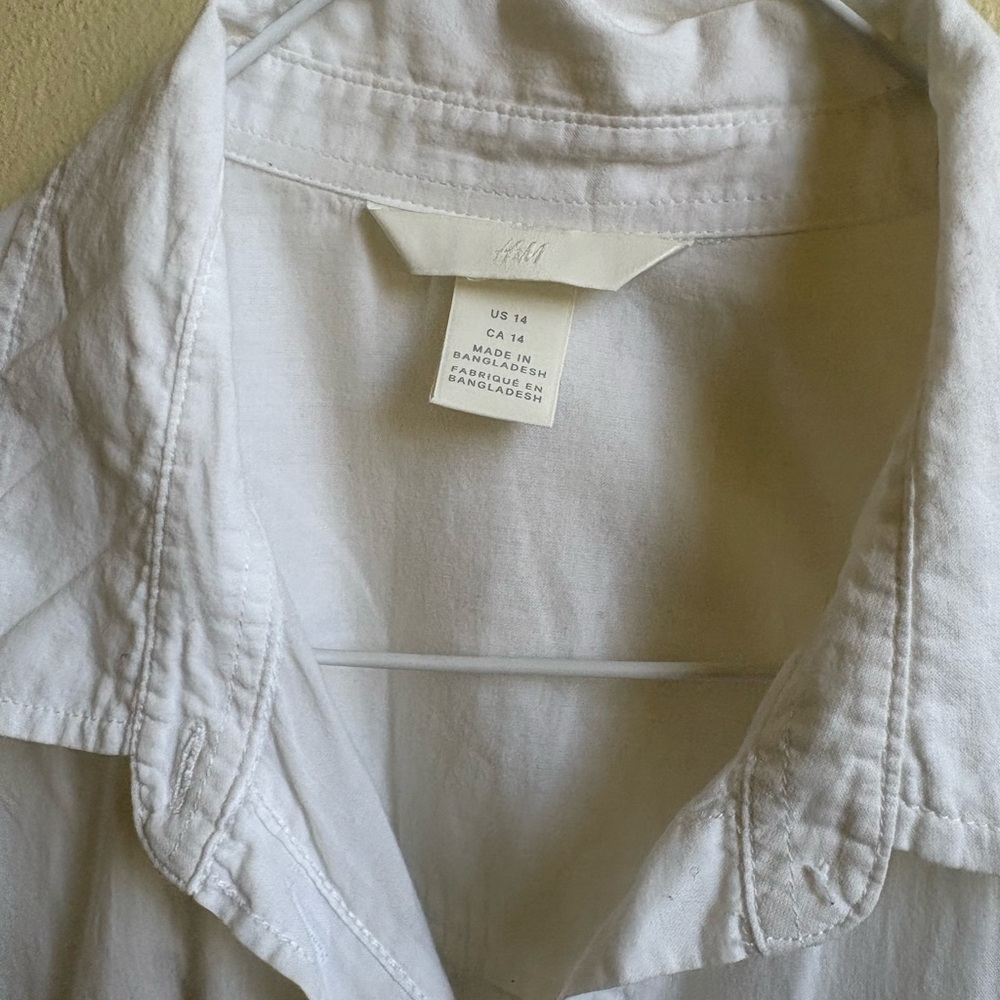 H&M White Collared Button-Front Shirt - Picture 2 of 3